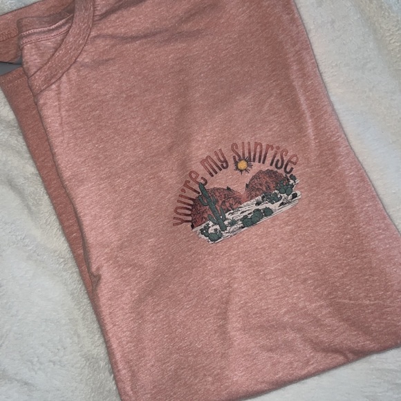 XL Bella + Canva T - brand new. New without tags - Picture 2 of 2
